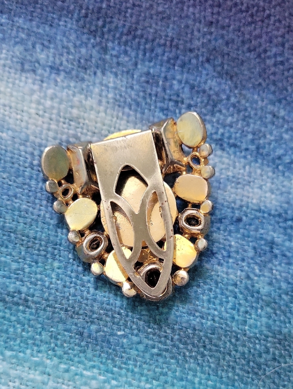 Jeweled Cluster Brooch - Picture 2 of 3